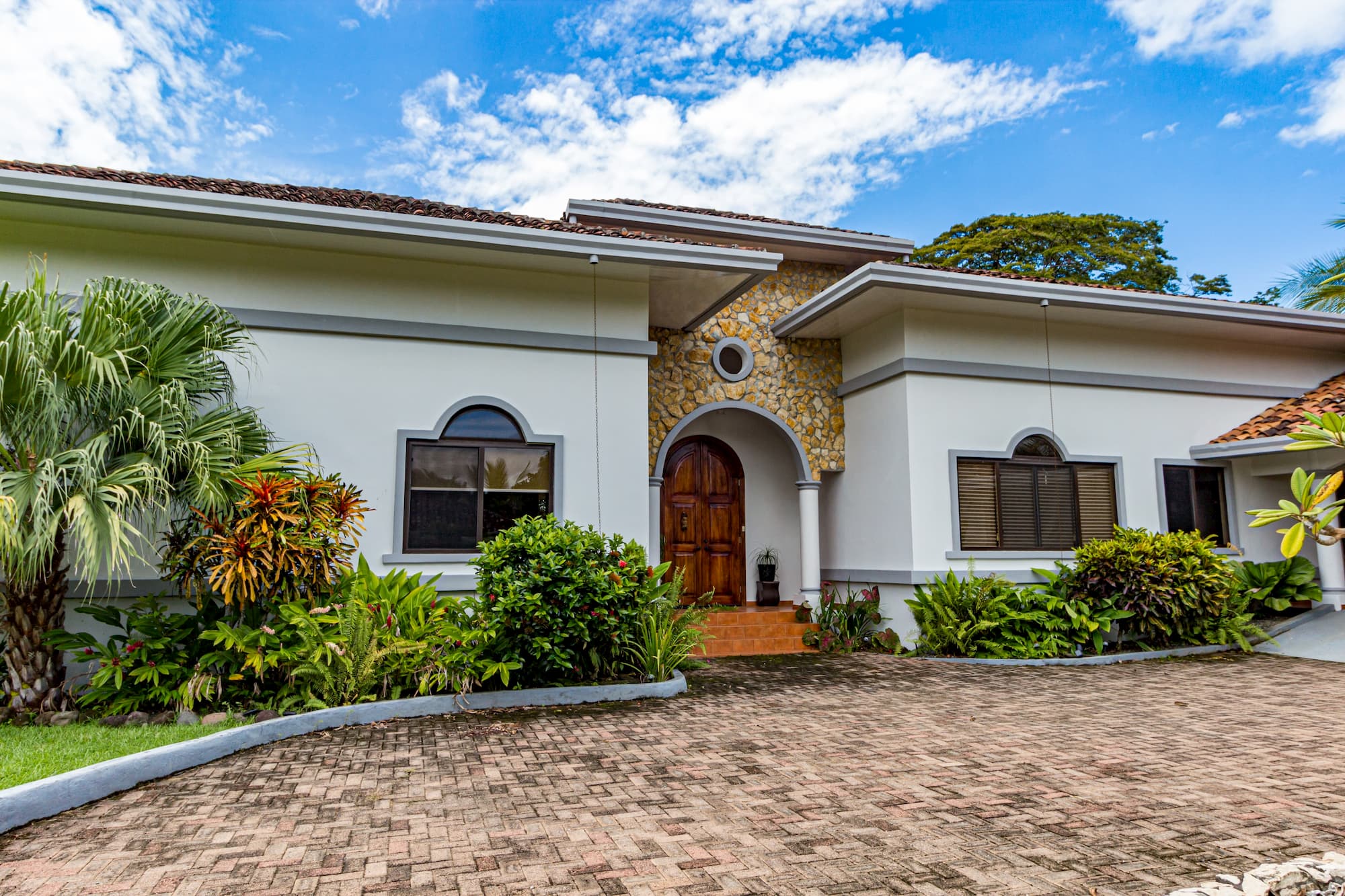 Paver Installation Las Vegas Driveway pavers, backyard pavers, paver